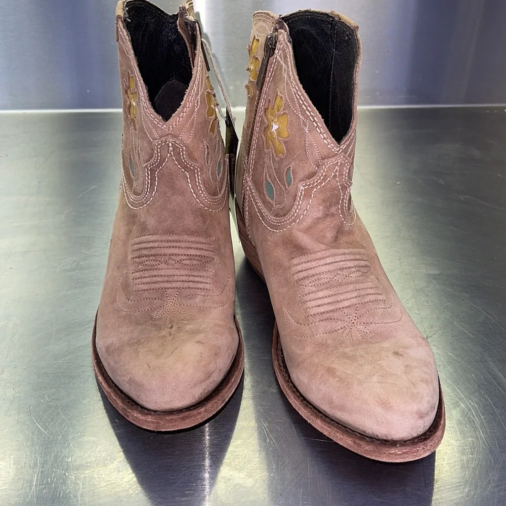 Liberty Black “Daisy” all leather boots. New from Sundance - Picture 5 of 6